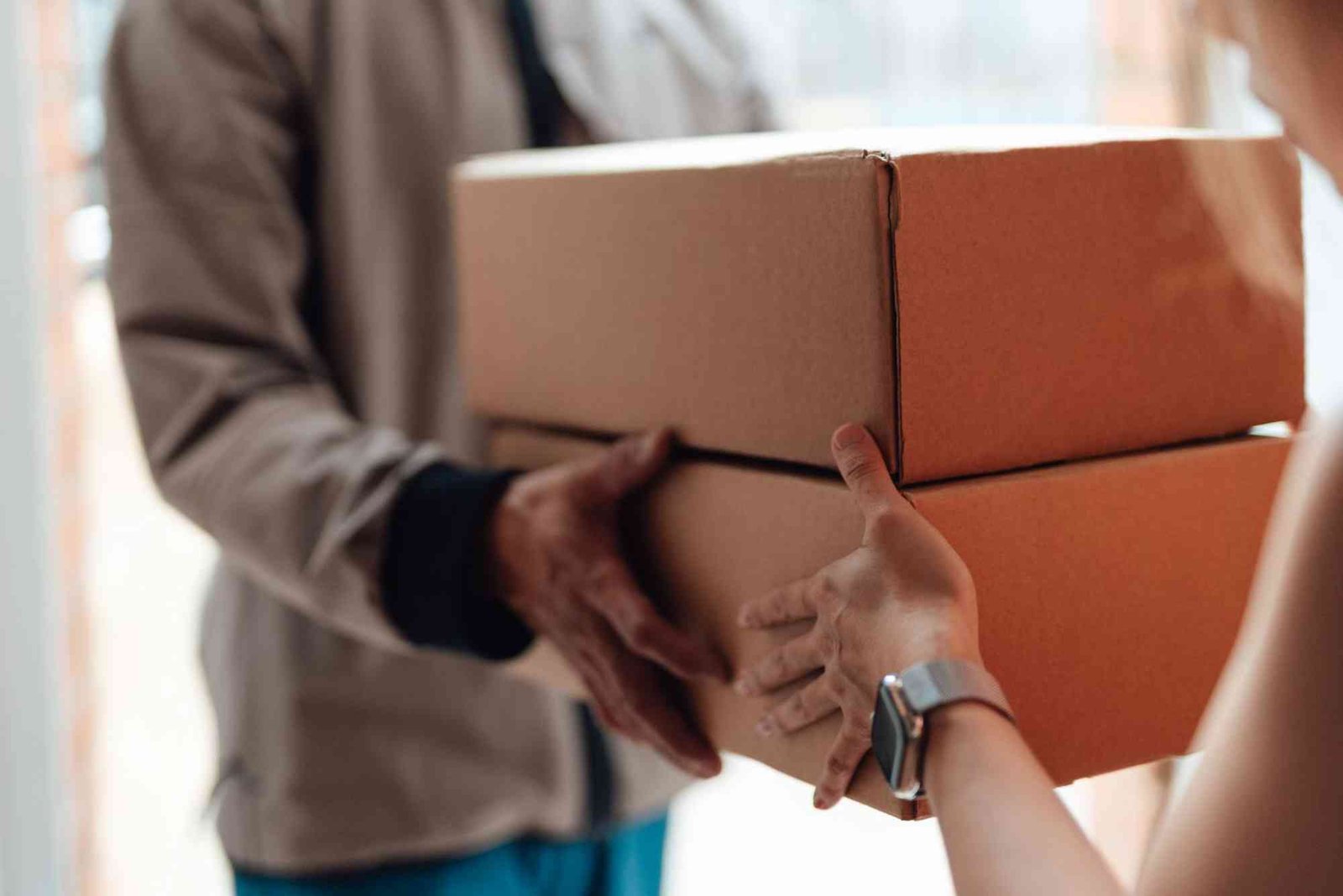 هل التوصيل السريع يؤثر على سياسات الاسترجاع؟